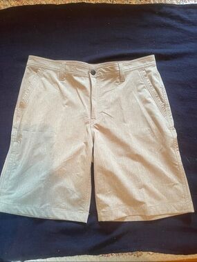 G.H. Bass & Co. Men's Light Khaki Flat-Front Shorts